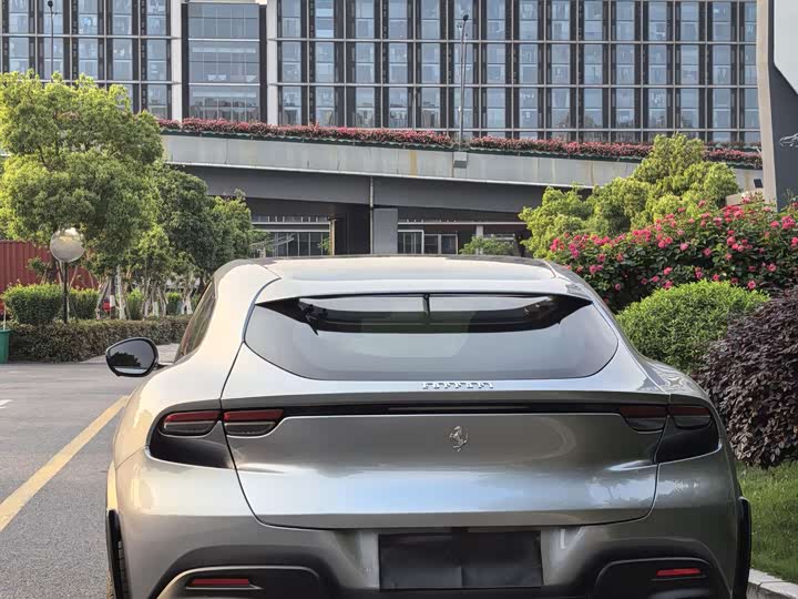 Ferrari Purosangue 2023 2023款 6.5L V12