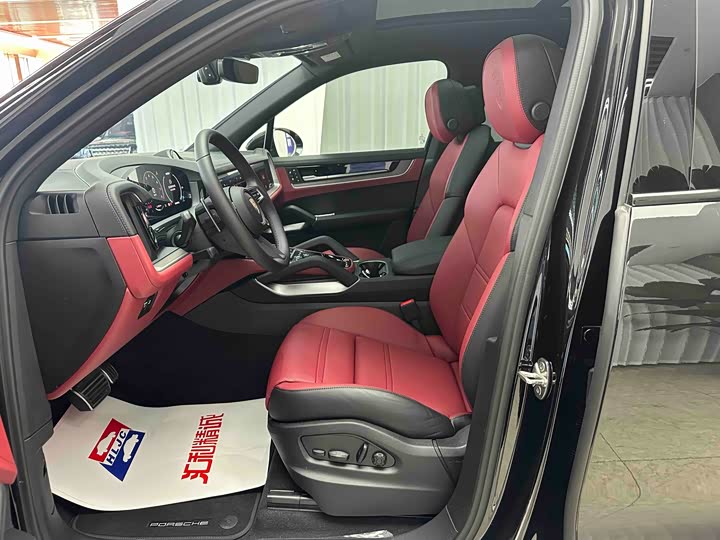 Porsche Cayenne 2025 2025款 Cayenne 3.0T 劲驰版