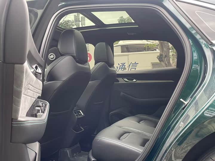 Фото 6 - Geely Preface