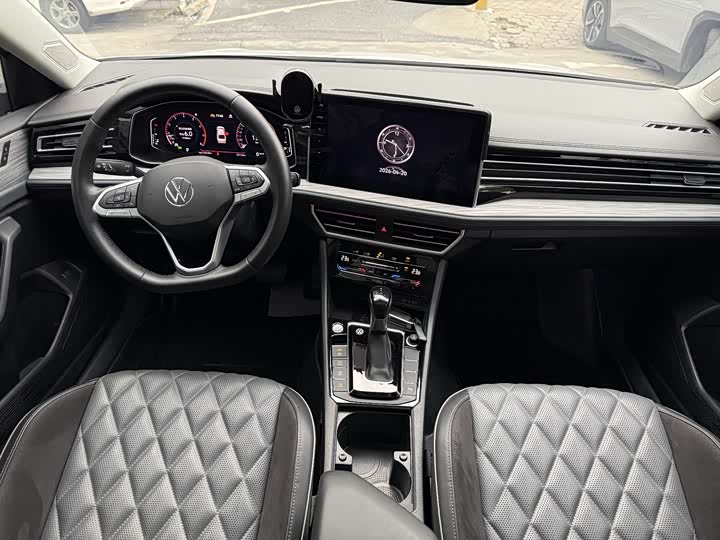 Фото 4 - Volkswagen Sagitar L