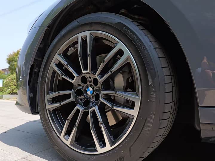 Фото 5 - BMW 5 Series