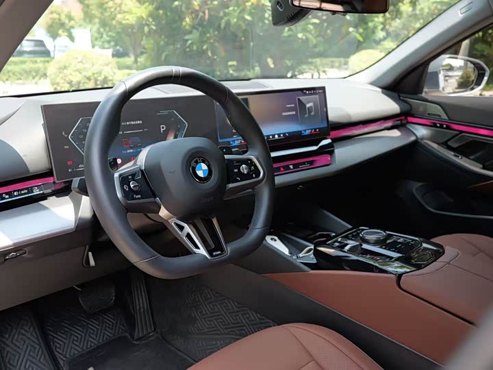 Фото 6 - BMW 5 Series