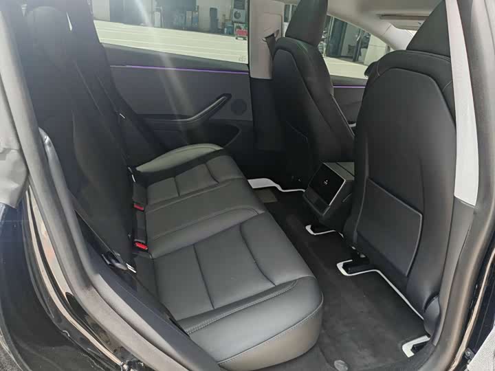 Фото 5 - Tesla Model 3