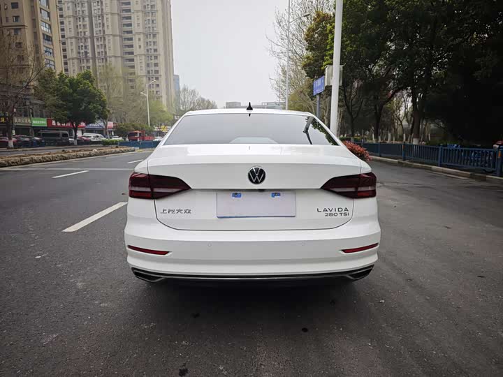 Фото 7 - Volkswagen Lavida