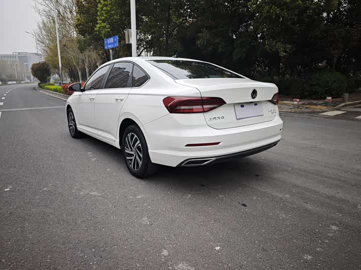 Фото 8 - Volkswagen Lavida