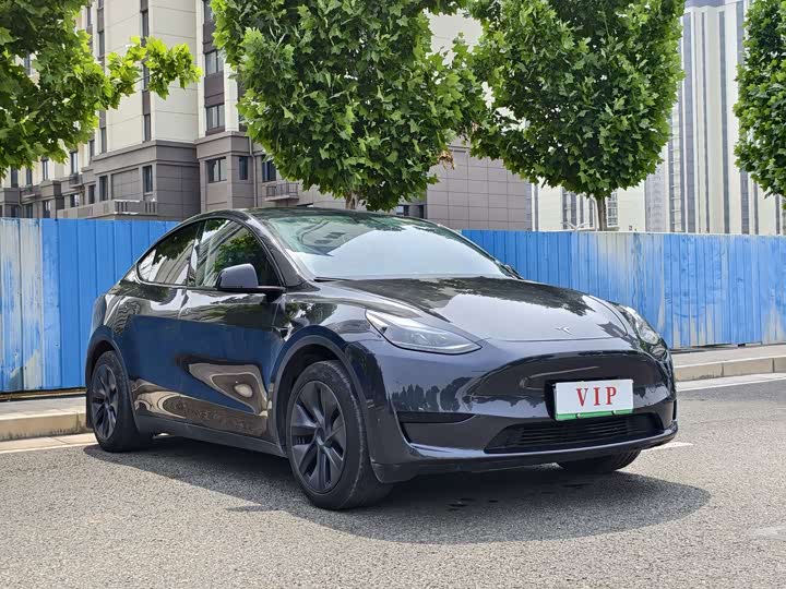 Zdjęcie 3 - Tesla Model Y