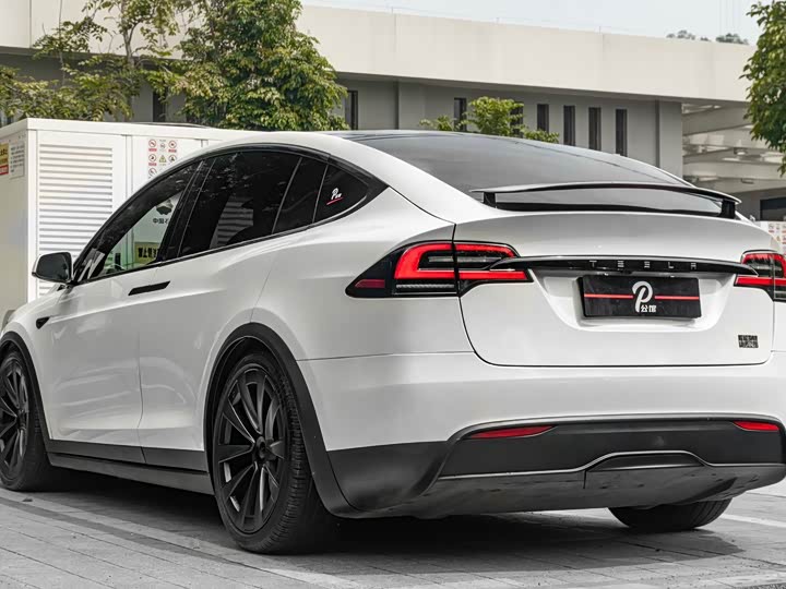 Фото 6 - Tesla Model X
