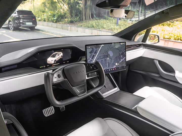 Фото 8 - Tesla Model X