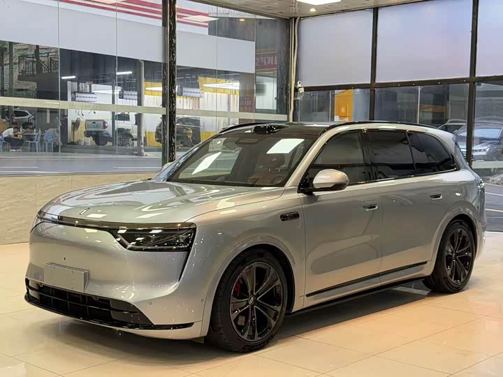 Aito M8 2025 2025款 增程 Ultra版 53.4kWh 5座版 (192线激光雷达）