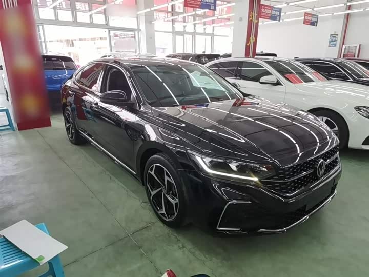 Фото 4 - Volkswagen Passat