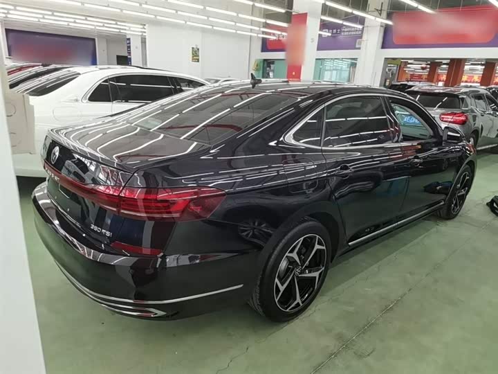 Фото 7 - Volkswagen Passat