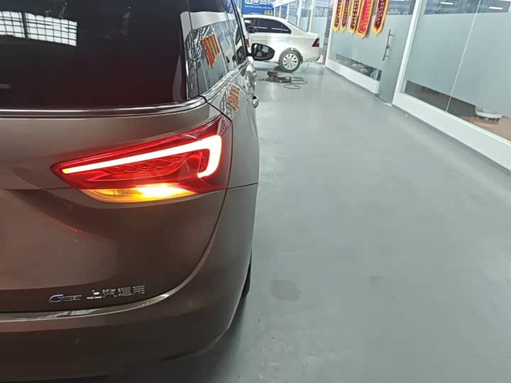 Фото 8 - Buick GL6