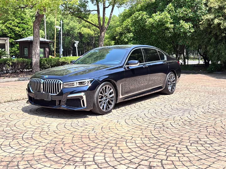 Фото 1 - BMW 7 Series
