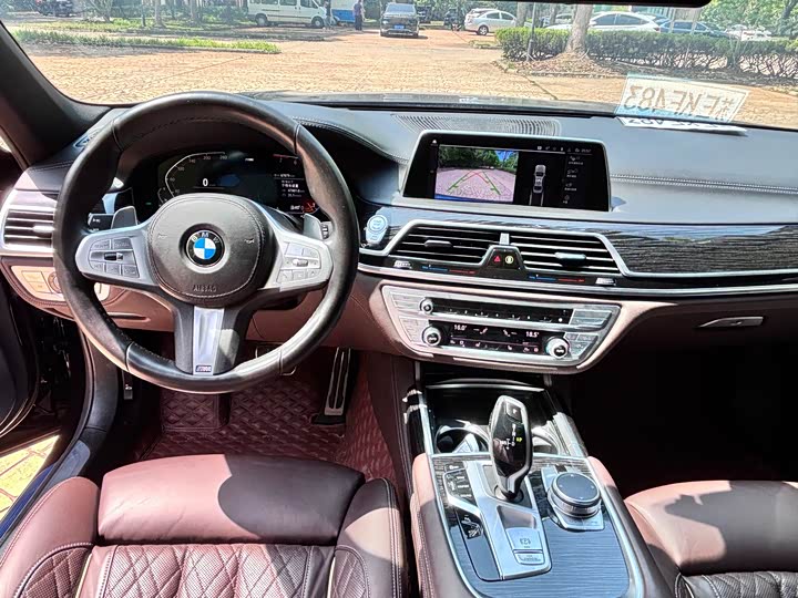 Фото 8 - BMW 7 Series