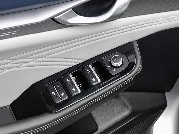 Фото 9 - Geely Preface