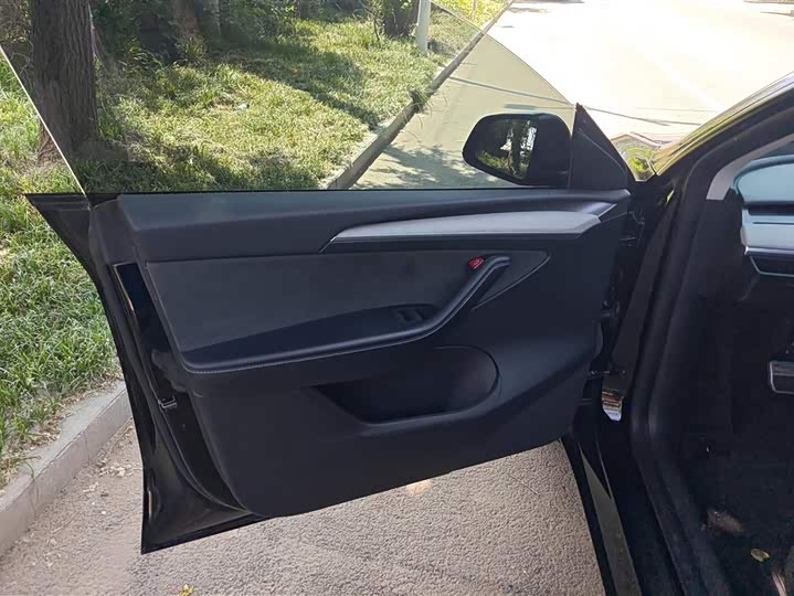 Tesla Model Y 2024 2024款 后轮驱动版
