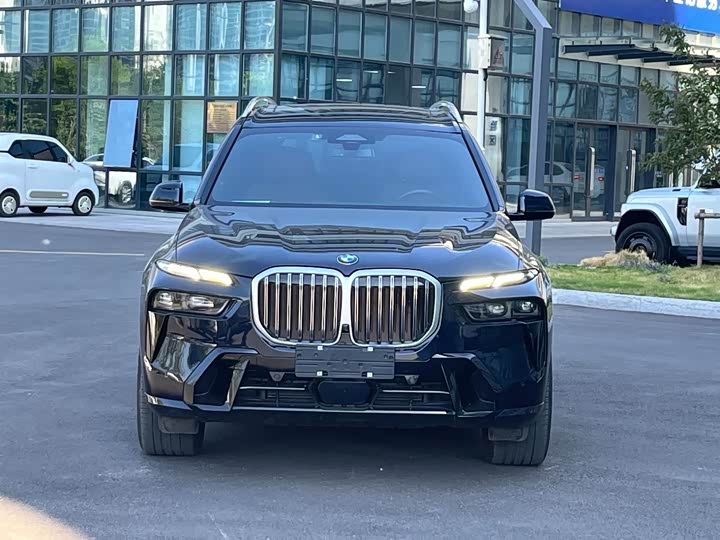 BMW X7 2023 2023款 xDrive40i 尊享型M运动套装