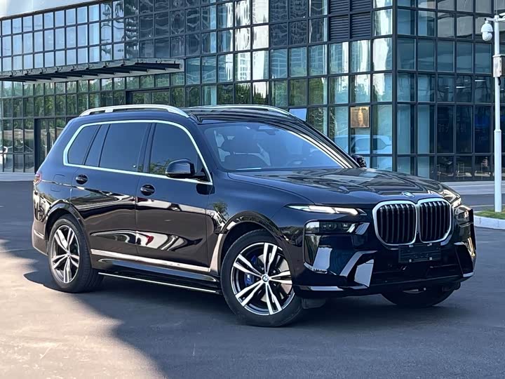 BMW X7 2023 2023款 xDrive40i 尊享型M运动套装