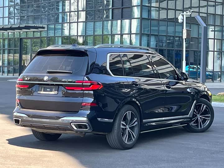 BMW X7 2023 2023款 xDrive40i 尊享型M运动套装