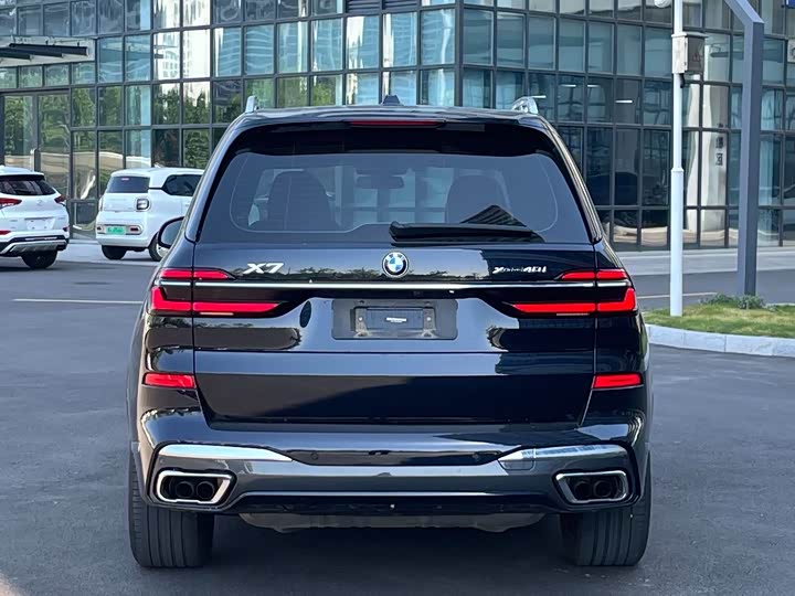 BMW X7 2023 2023款 xDrive40i 尊享型M运动套装