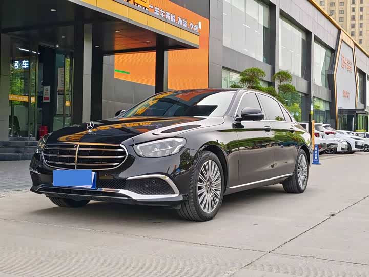 Zdjęcie 1 - Mercedes-Benz E-Class