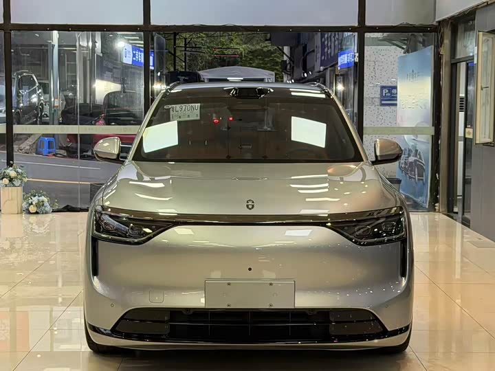 Aito M8 2025 2025款 增程 Ultra版 53.4kWh 5座版 (192线激光雷达）