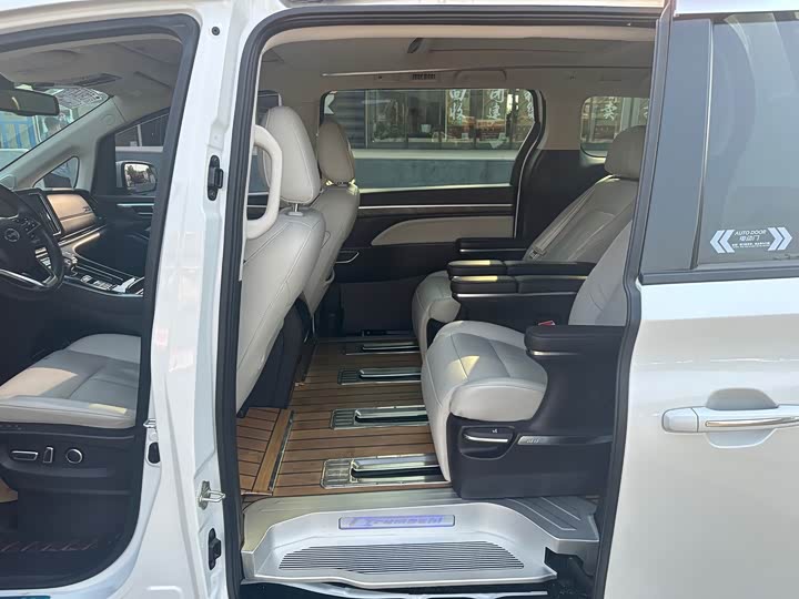 Фото 8 - GAC Trumpchi M8