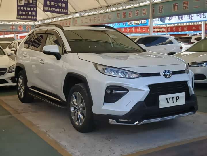 Фото 3 - Toyota Wildlander