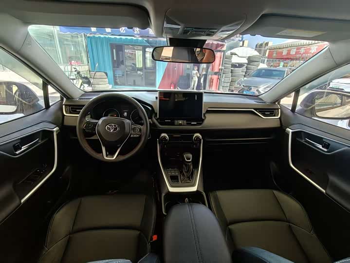 Фото 6 - Toyota Wildlander