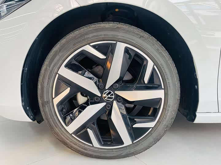 Фото 3 - Volkswagen Lamando L