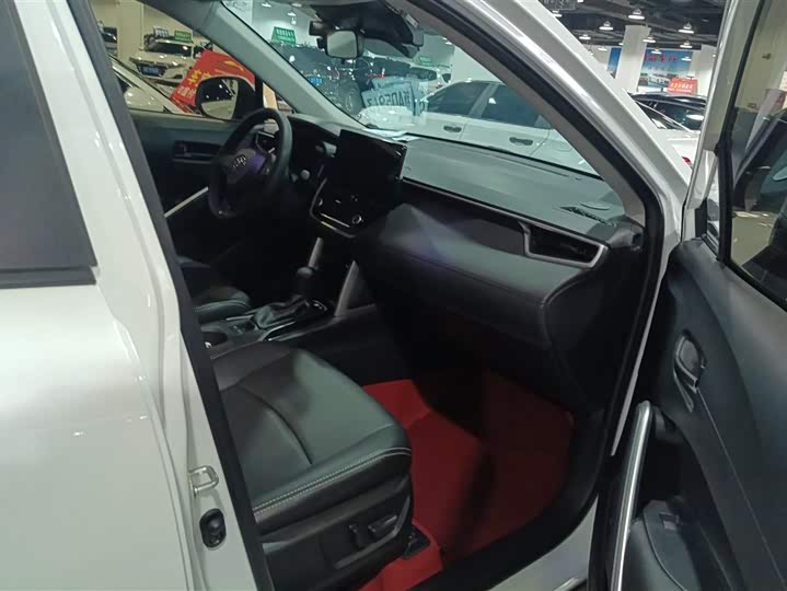 Фото 8 - Toyota Corolla Cross