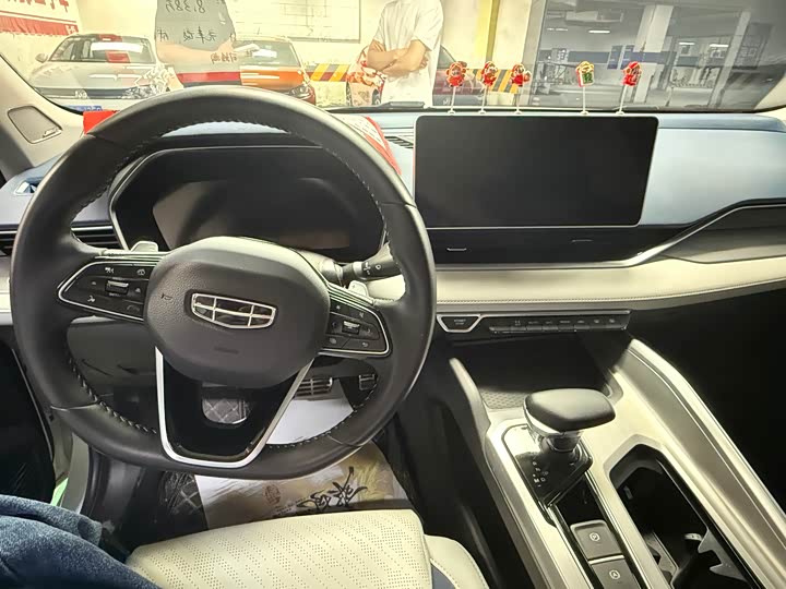 Фото 8 - Geely Preface