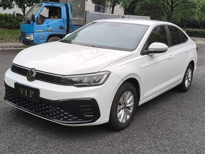 Photo 1 - Volkswagen Lavida