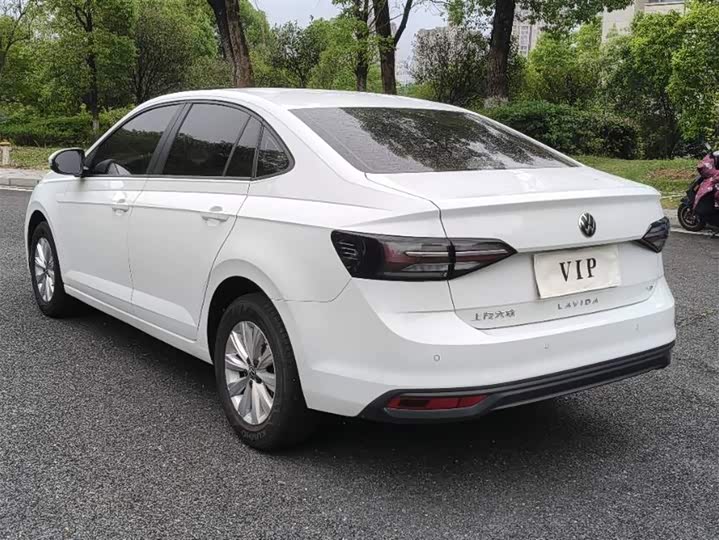 Photo 5 - Volkswagen Lavida
