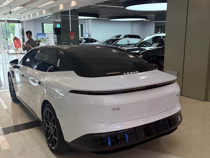 2026 Zeekr 007