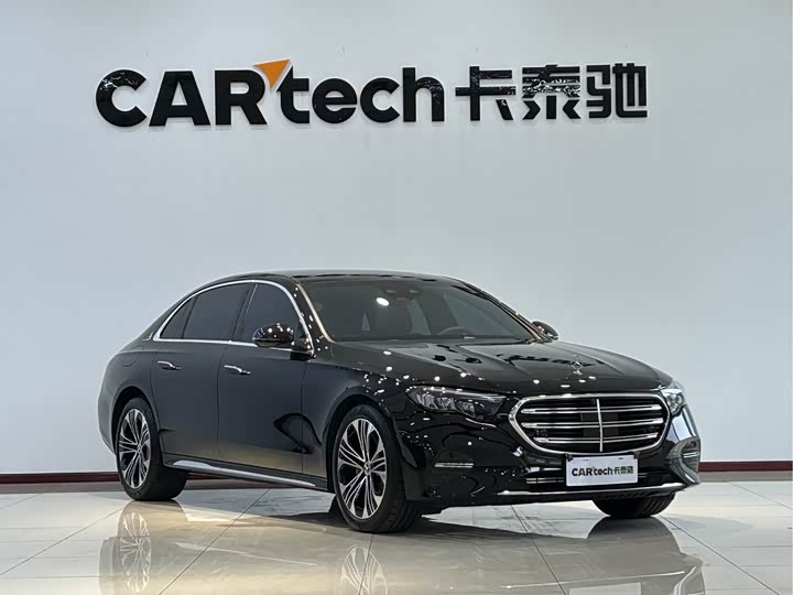 Фото 3 - Mercedes-Benz E-Class