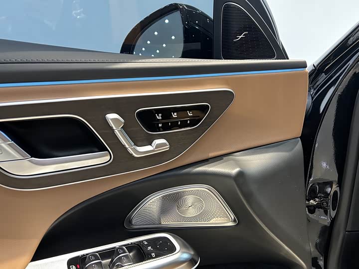 Фото 7 - Mercedes-Benz E-Class