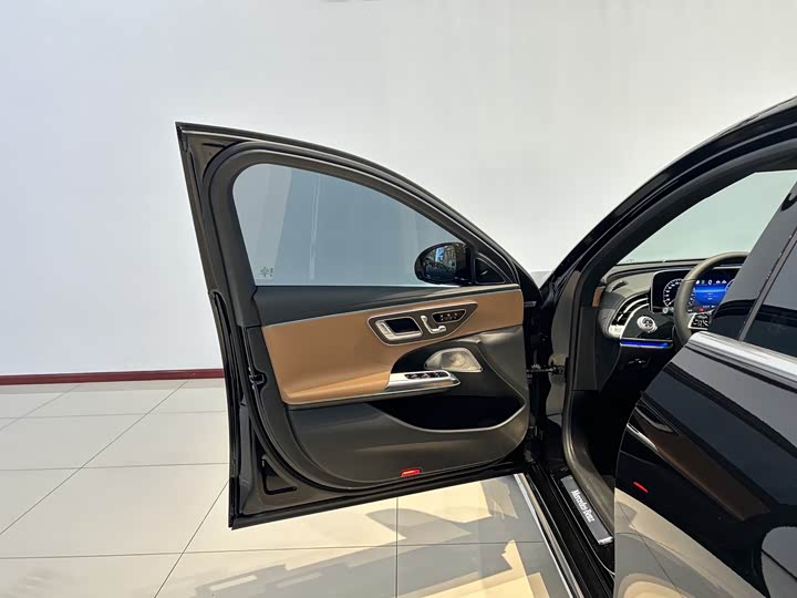 Фото 8 - Mercedes-Benz E-Class