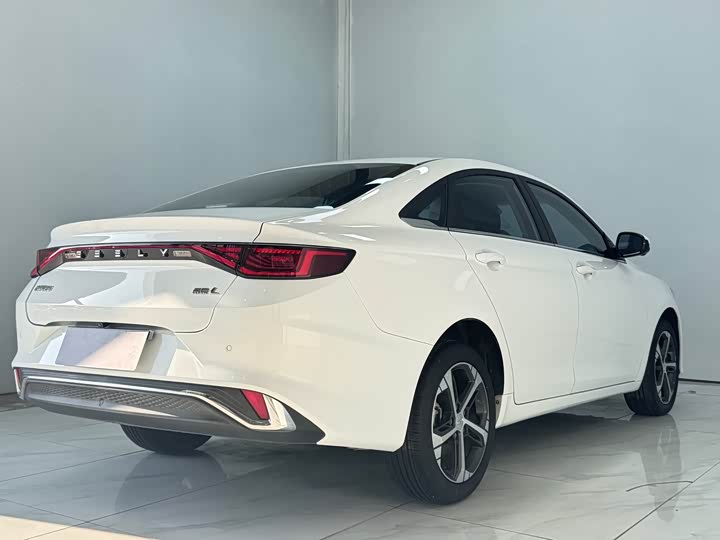 Geely Emgrand L 2022 2022款 1.4T CVT至尊型