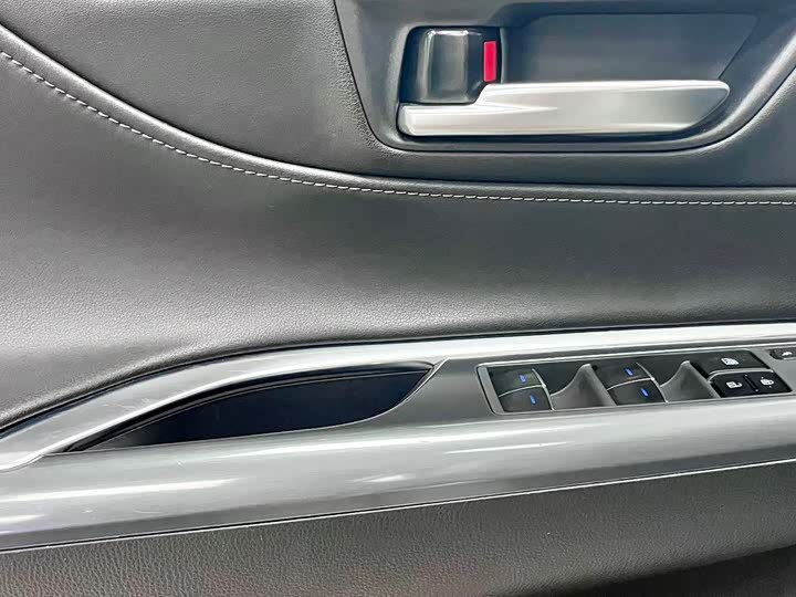 Фото 8 - Toyota Venza