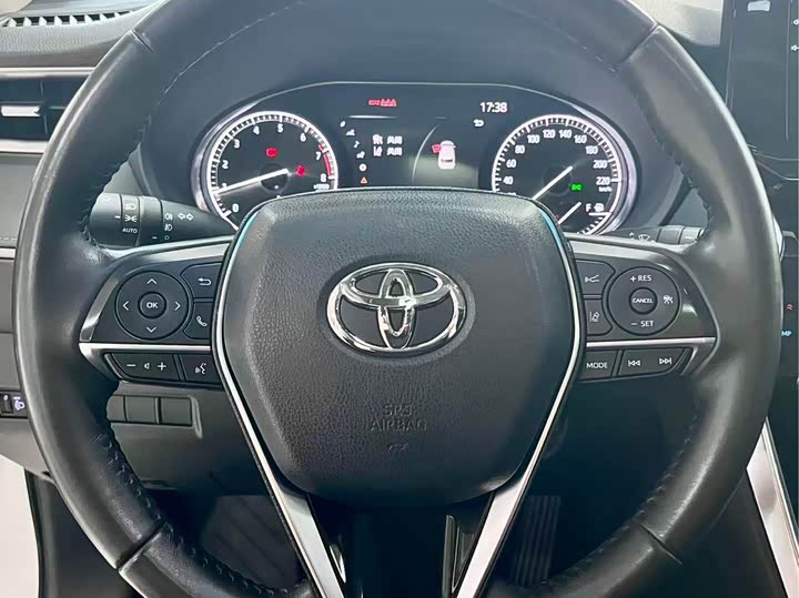 Фото 9 - Toyota Venza