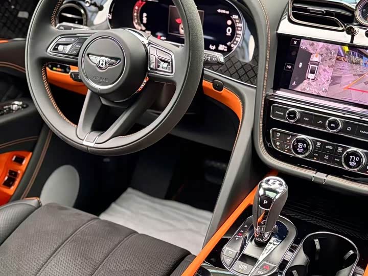 Bentley Bentayga 2024 2024款 4.0T V8 S 炫黑版