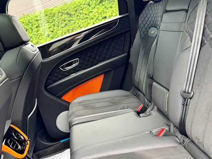 Bentley Bentayga 2024 2024款 4.0T V8 S 炫黑版