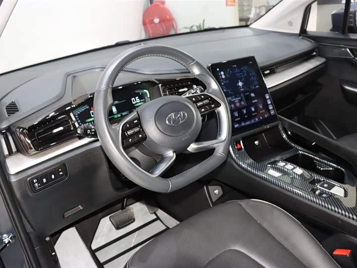 Фото 9 - Hyundai Custo