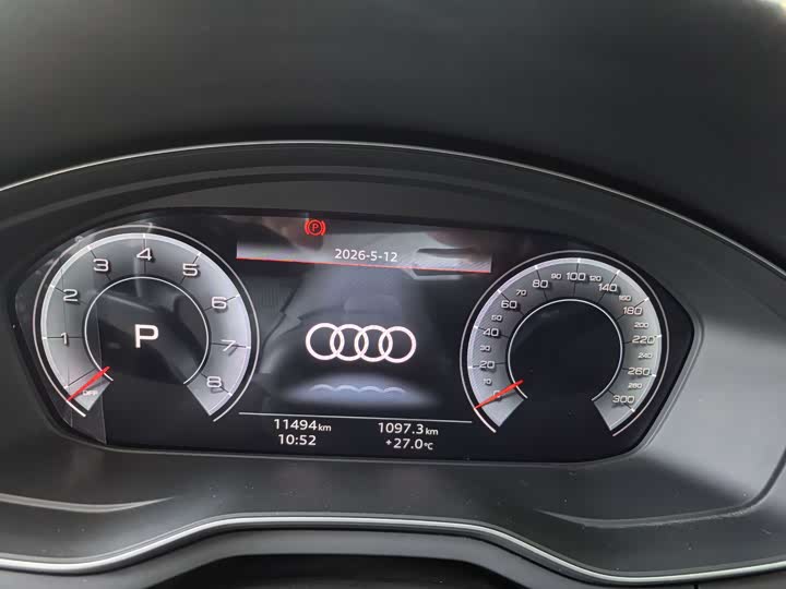 Audi A4L 2025 2025款 200万辆悦享版 40 TFSI 豪华动感型