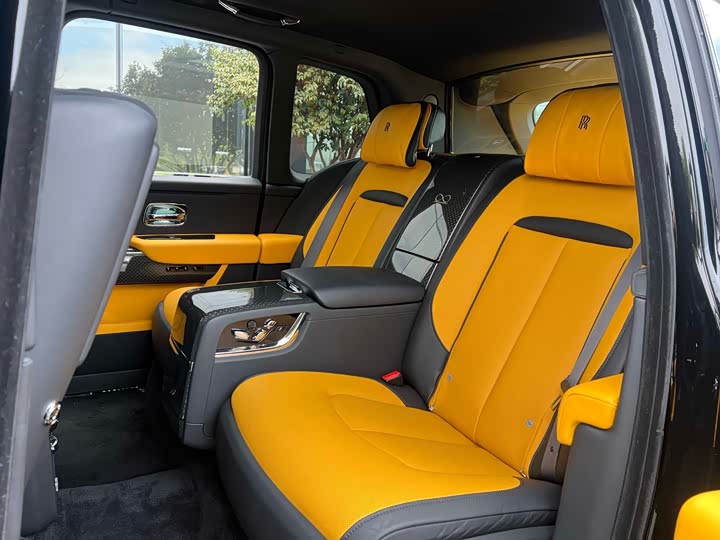Фото 3 - Rolls-Royce Cullinan