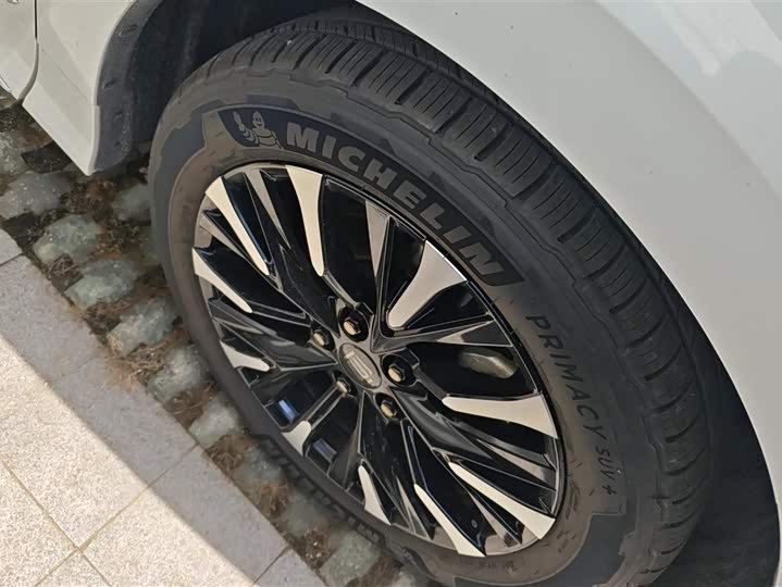 Toyota Alphard 2025 2025款 双擎 2.5L 尊贵黄金版
