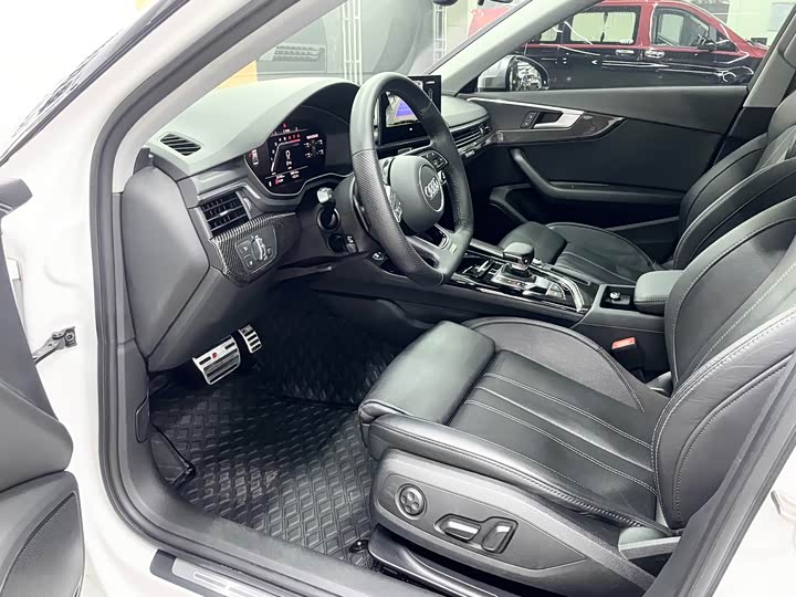 Фото 7 - Audi A4L