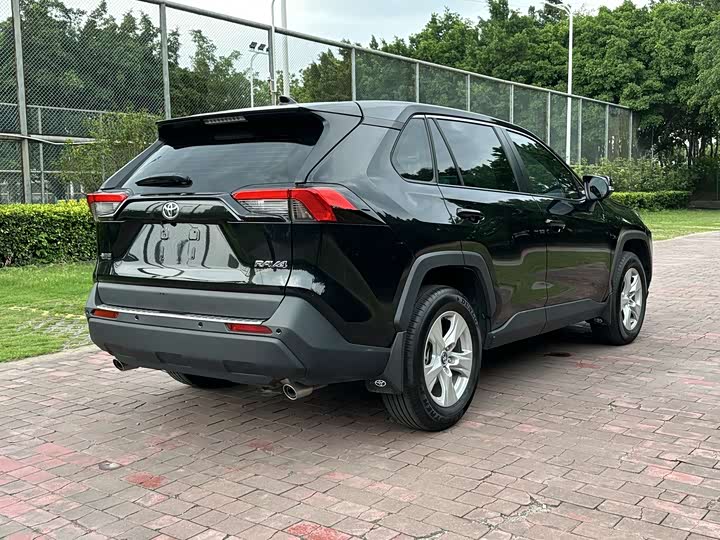 Toyota RAV4 2024 2024款 2.0L CVT两驱都市版