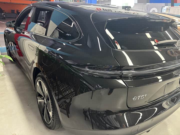 Фото 3 - Nio ET5T